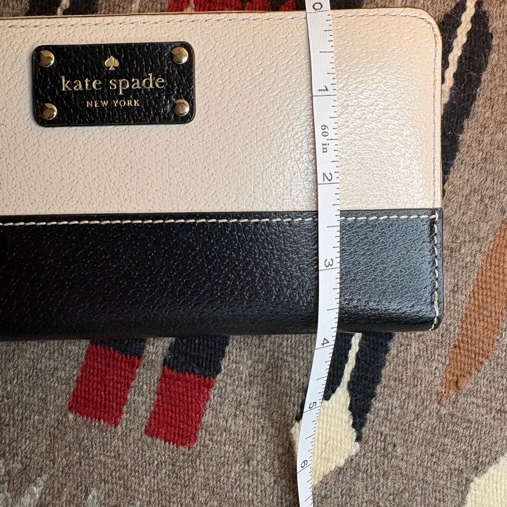 Kate Spade Wellesley Black and Cream Wallet - Picture 16 of 16